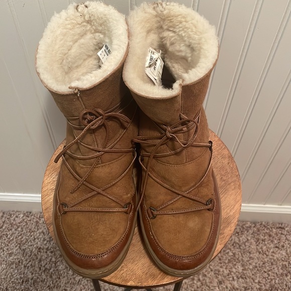 Moonboot Lace Up Suede Shearling Snow Boot - Picture 7 of 7